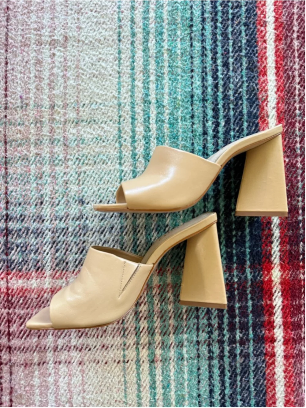 Women's Schutz Beige Square Toe Block Heel Mules Size 6 - Picture 2 of 4